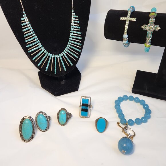 Lot of 17 Pieces of Turquoise Blue Fashion Jewelry - Picture 10 of 11